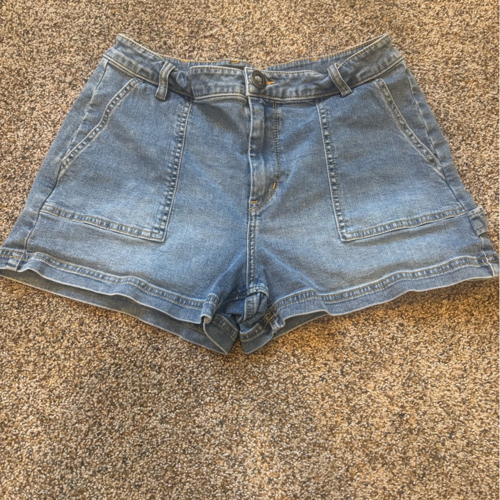 Volcom size 29 Light Blue Denim Jean Shorts with Front and back Pockets